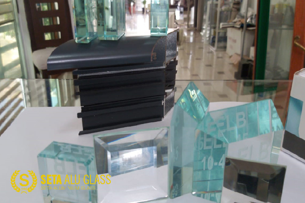 ke rreth nesh01-setaaluglass.al